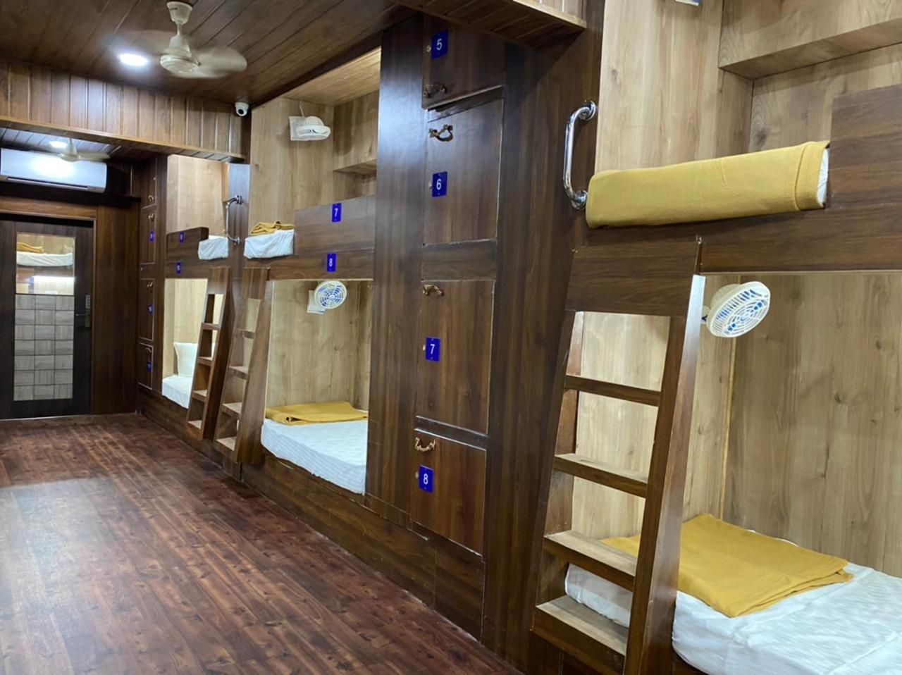 מדגאון City Stay Deluxe Ac Dormitory מראה חיצוני תמונה